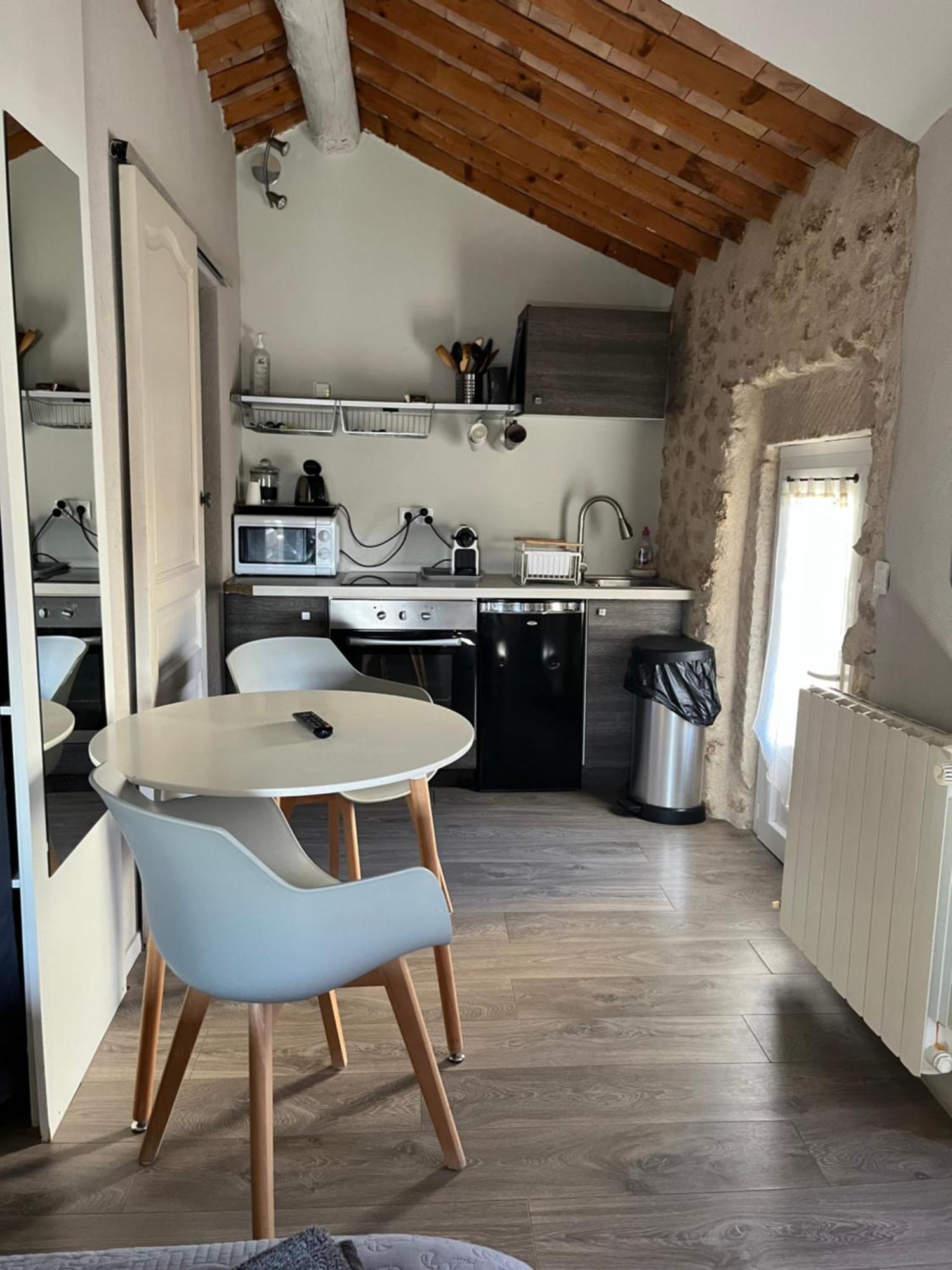 Petit Studio Le Pigeonnier A 5 Mn De Lourmarin Puyvert Экстерьер фото